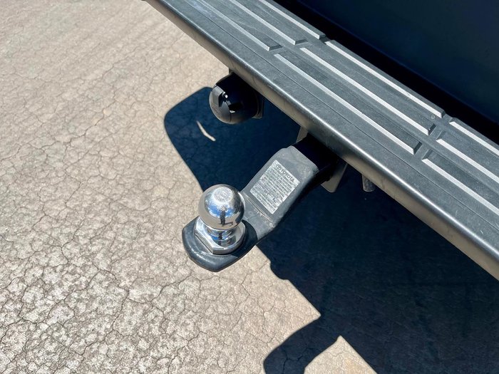 2023 Toyota Hilux SR