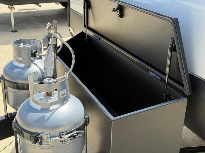 2025 Traveller Destination Track 13