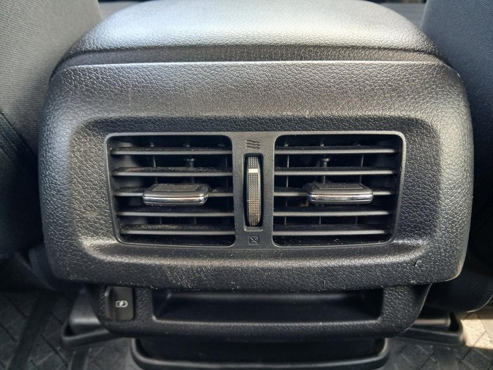 2021 Nissan Navara SL