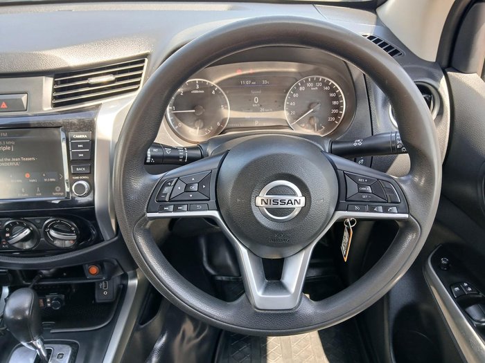2022 Nissan Navara SL