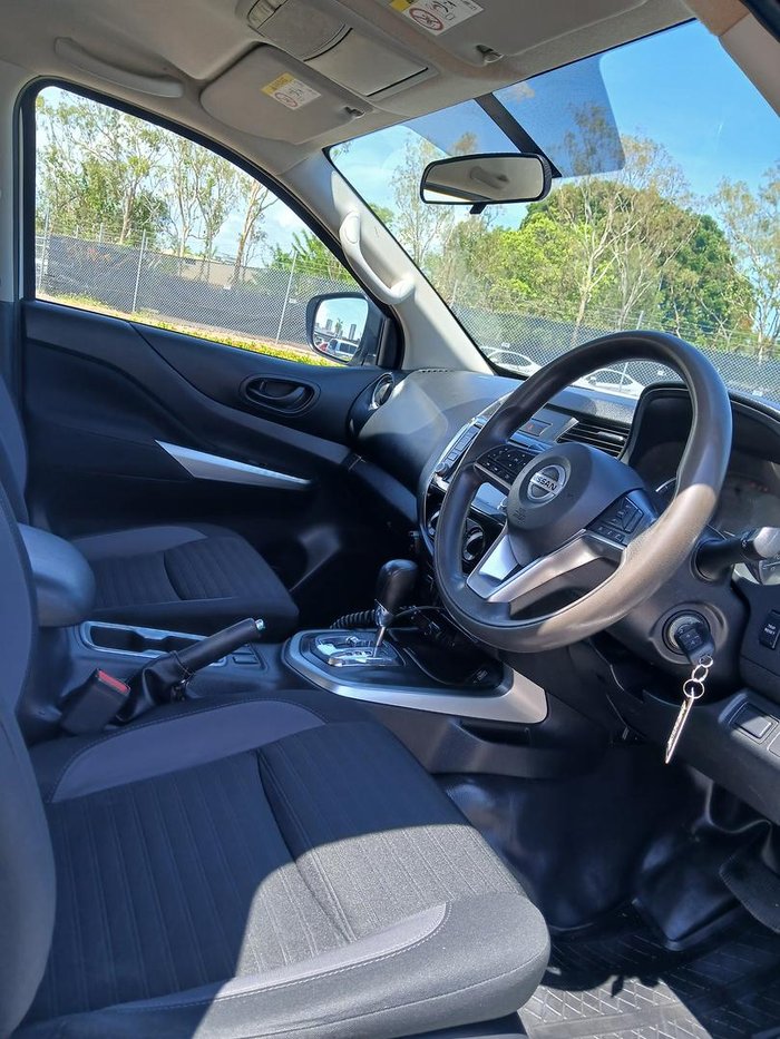 2022 Nissan Navara SL