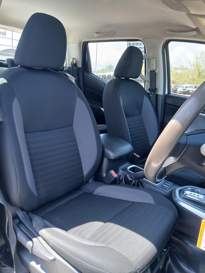 2022 Nissan Navara SL