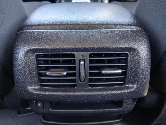 2022 Nissan Navara SL