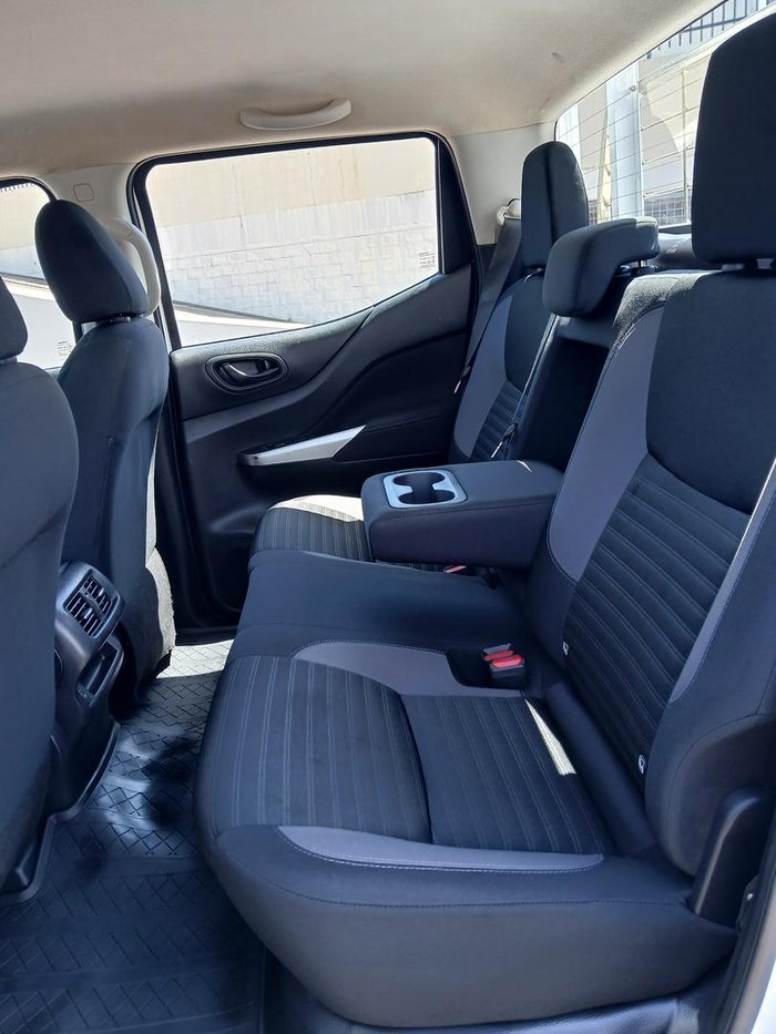 2022 Nissan Navara SL