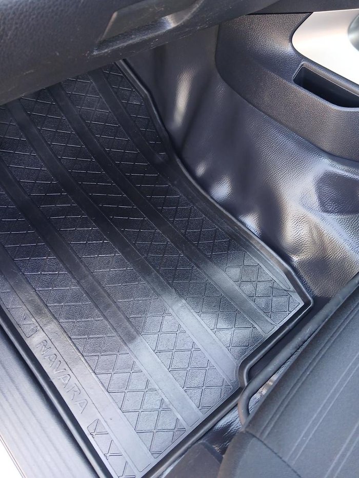 2022 Nissan Navara SL