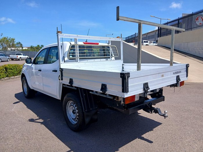 2022 Nissan Navara SL