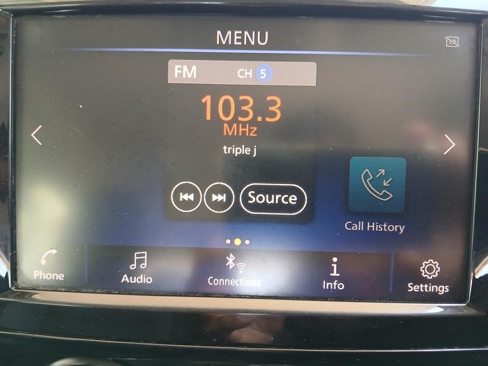 2022 Nissan Navara SL