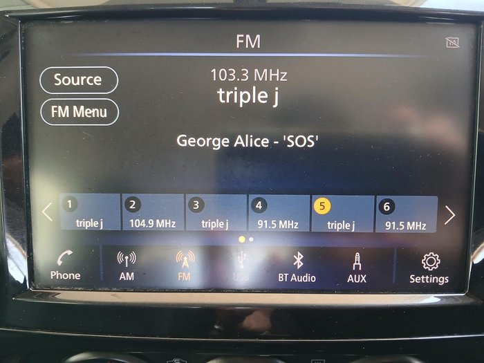 2022 Nissan Navara SL