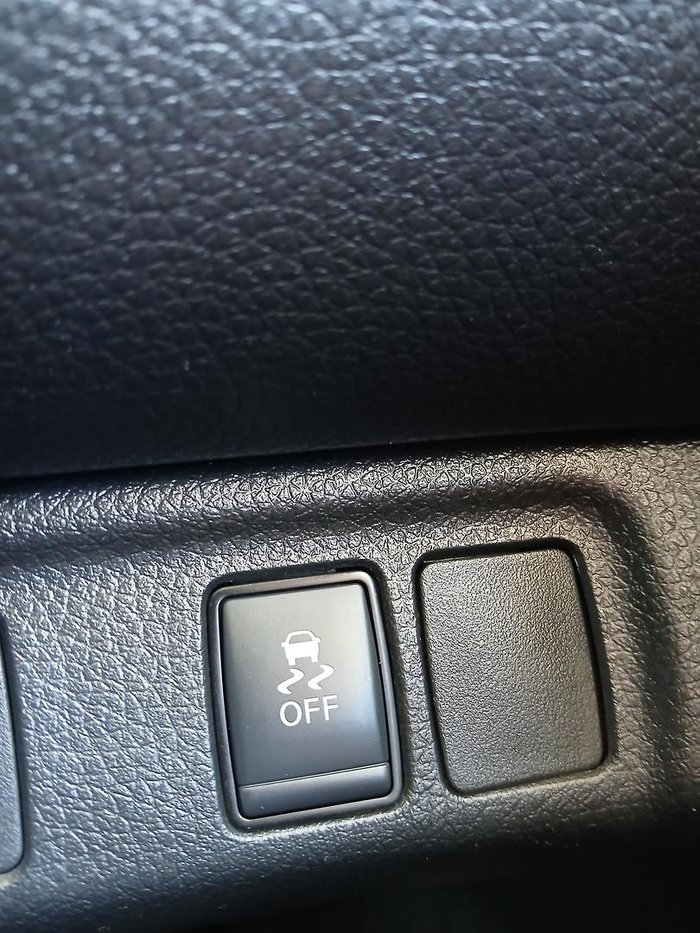 2022 Nissan Navara SL