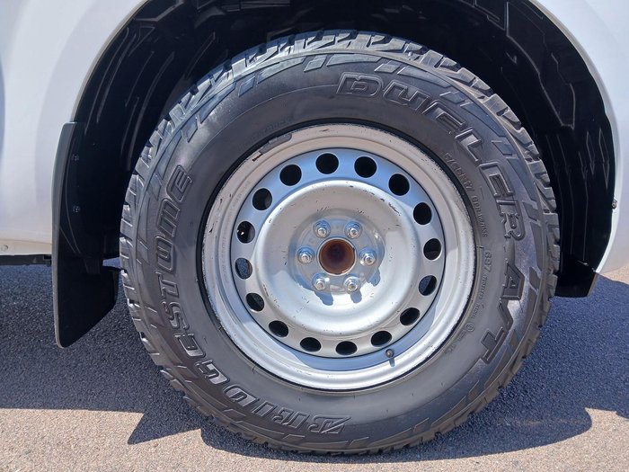 2022 Nissan Navara SL