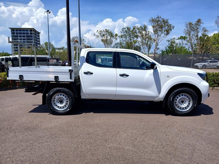 2022 Nissan Navara SL