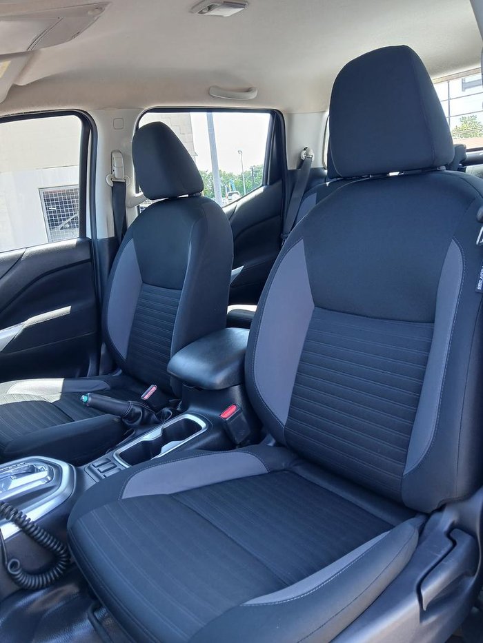 2022 Nissan Navara SL