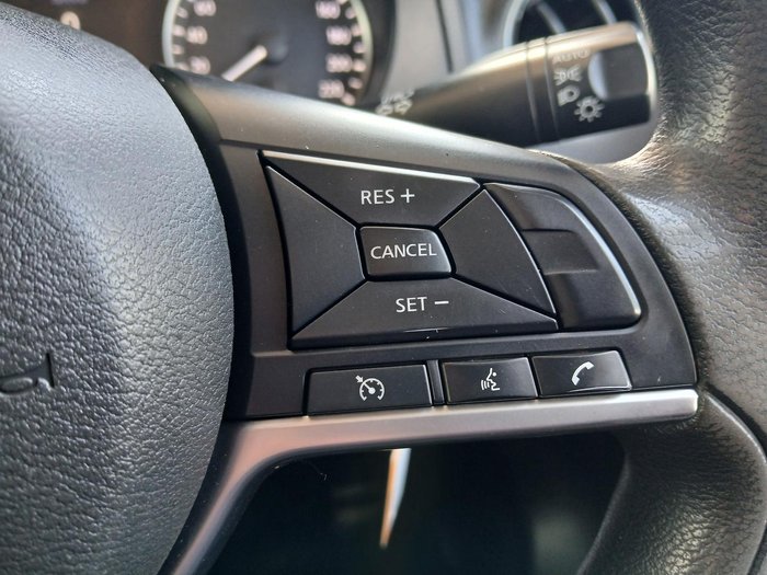 2022 Nissan Navara SL