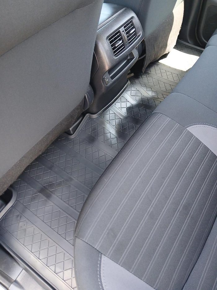 2022 Nissan Navara SL