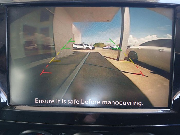 2022 Nissan Navara SL