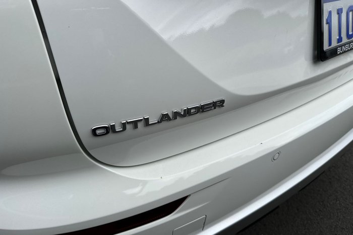 2024 Mitsubishi Outlander LS