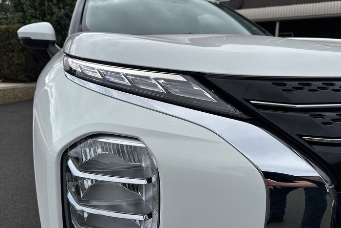 2024 Mitsubishi Outlander LS