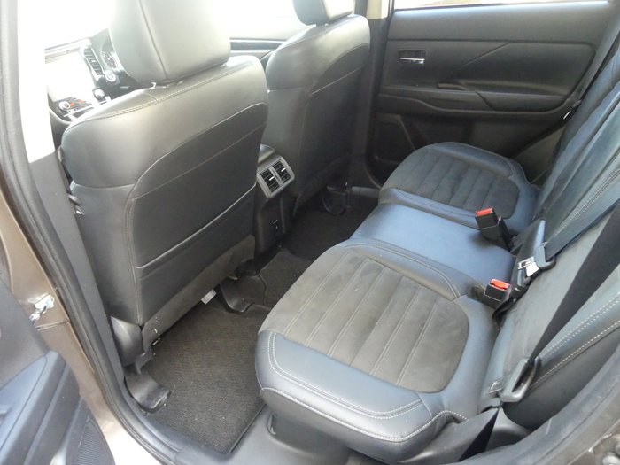 2021 Mitsubishi Outlander LS