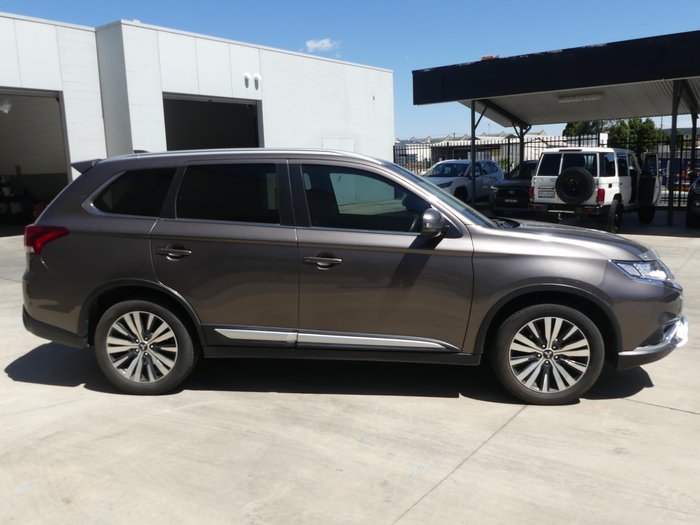 2021 Mitsubishi Outlander LS