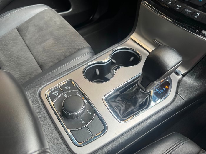 2020 Jeep Grand Cherokee Night Eagle