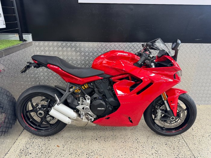 2022 DUCATI SUPERSPORT 950 RED