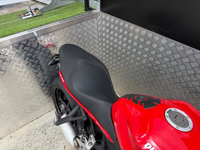 2022 DUCATI SUPERSPORT 950 RED