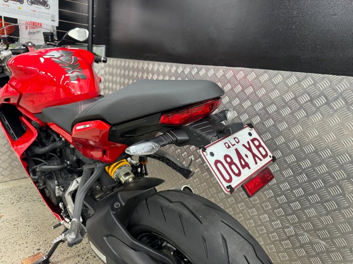 2022 DUCATI SUPERSPORT 950 RED