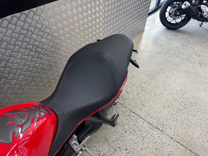 2022 DUCATI SUPERSPORT 950 RED