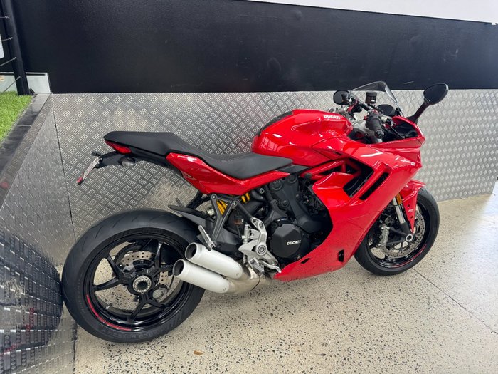 2022 DUCATI SUPERSPORT 950 RED