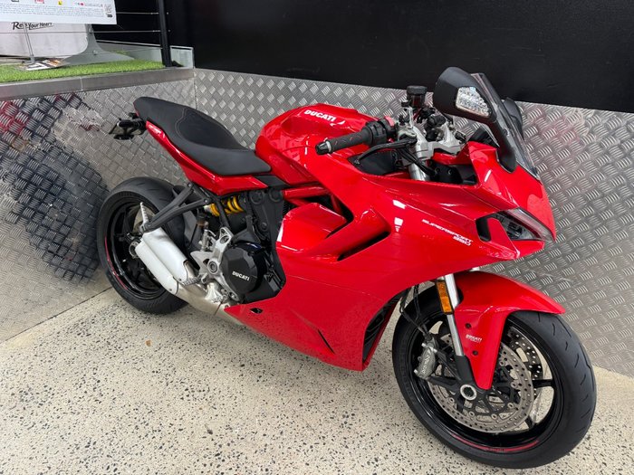 2022 DUCATI SUPERSPORT 950 RED