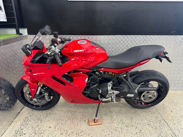 2022 DUCATI SUPERSPORT 950 RED