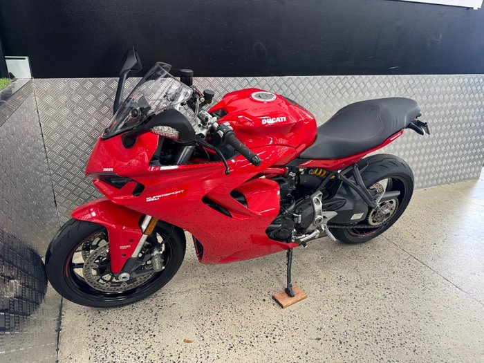 2022 DUCATI SUPERSPORT 950 RED