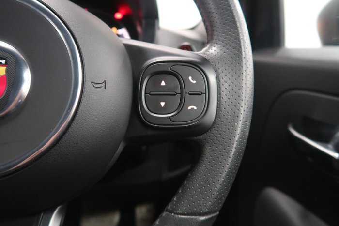 2021 Abarth 595 Scorpioneoro