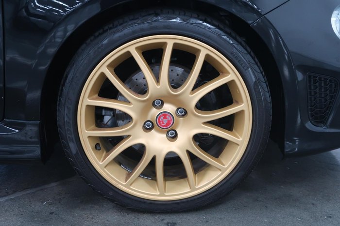 2021 Abarth 595 Scorpioneoro