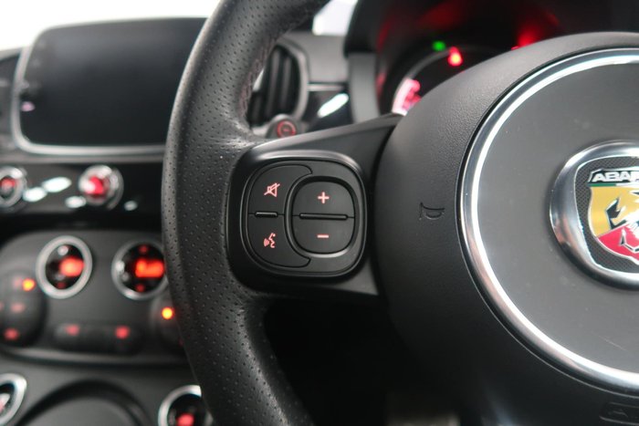 2021 Abarth 595 Scorpioneoro