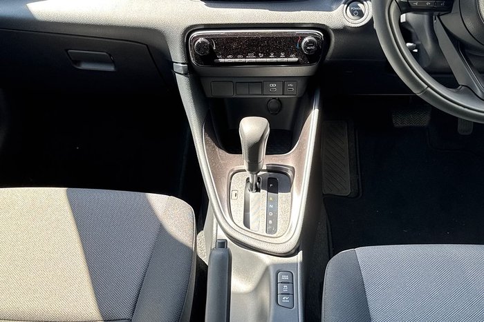 2025 Toyota Yaris SX Hybrid