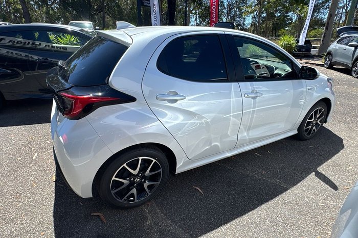 2025 Toyota Yaris SX Hybrid