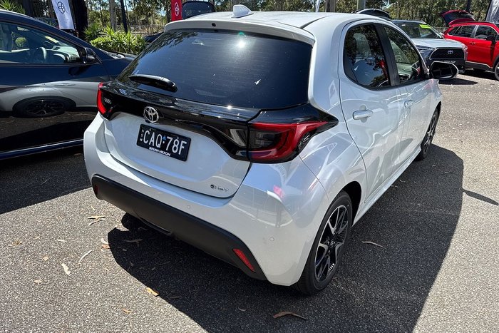 2025 Toyota Yaris SX Hybrid