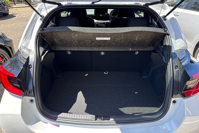 2025 Toyota Yaris SX Hybrid