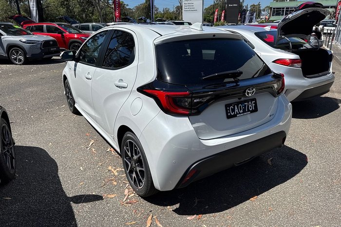 2025 Toyota Yaris SX Hybrid