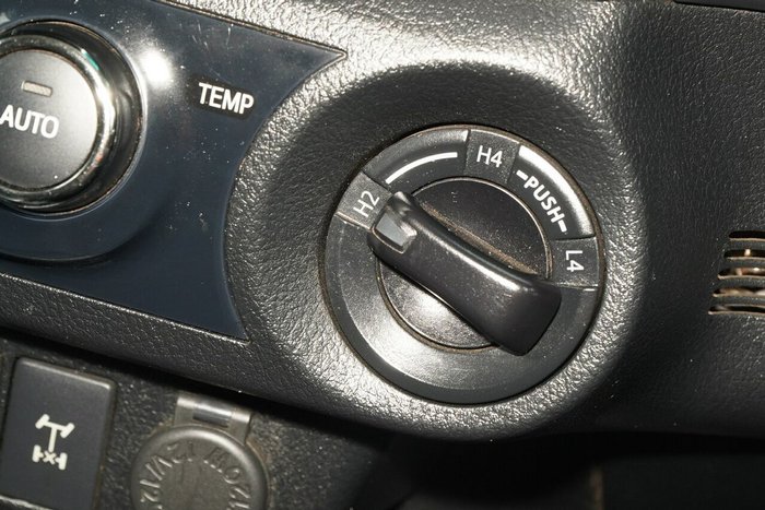 2020 Toyota Hilux SR5