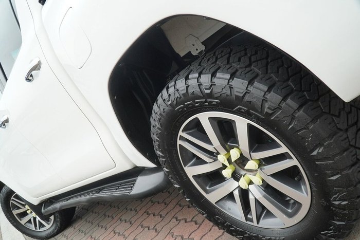 2020 Toyota Hilux SR5