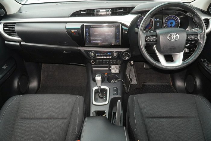 2020 Toyota Hilux SR5