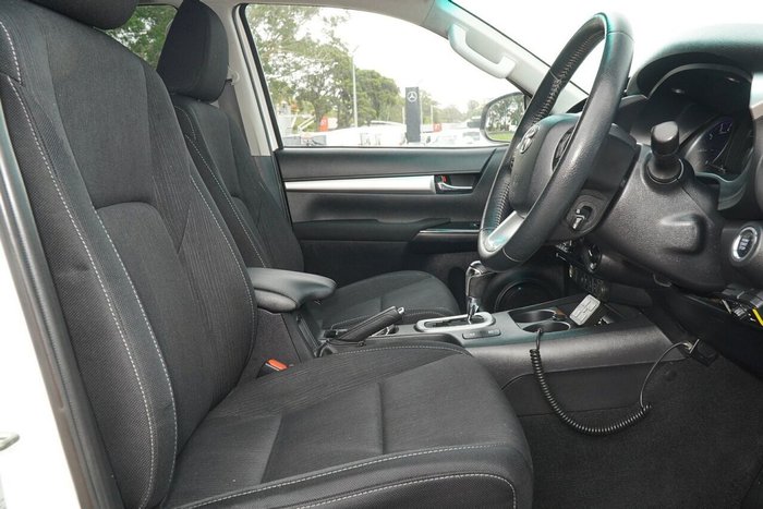 2020 Toyota Hilux SR5