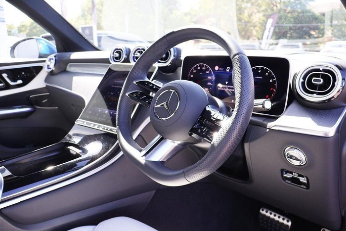 2025 Mercedes-Benz GLC-Class GLC300