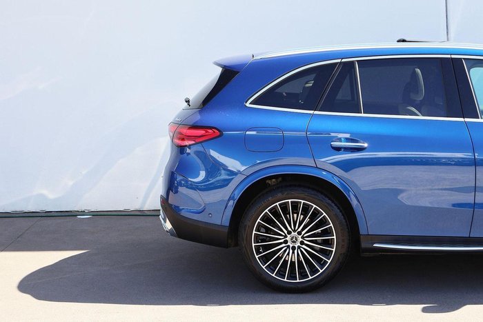 2025 Mercedes-Benz GLC-Class GLC300