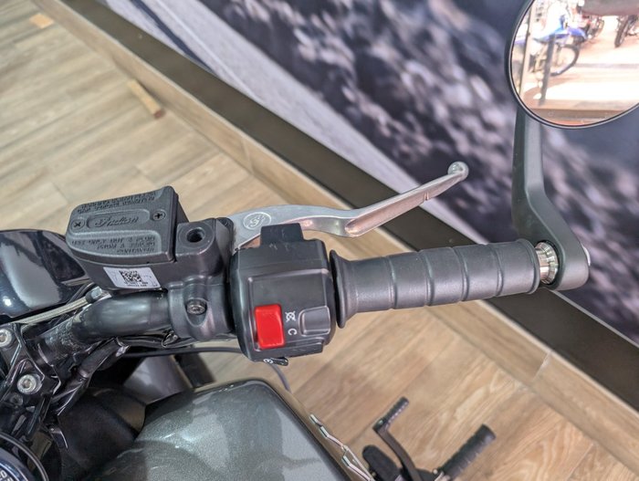 2022 INDIAN SCOUT BOBBER GREY