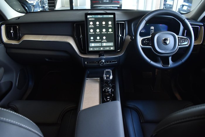 2025 Volvo XC60 Ultra B5 Dark MY26 AWD Onyx Black