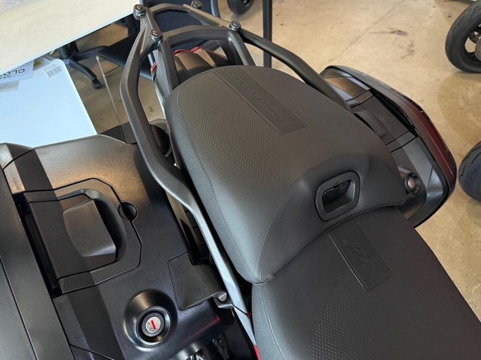 2025 Ducati Multistrada V4S Multistrada Black