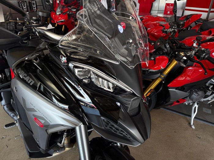 2025 Ducati Multistrada V4S Multistrada Black